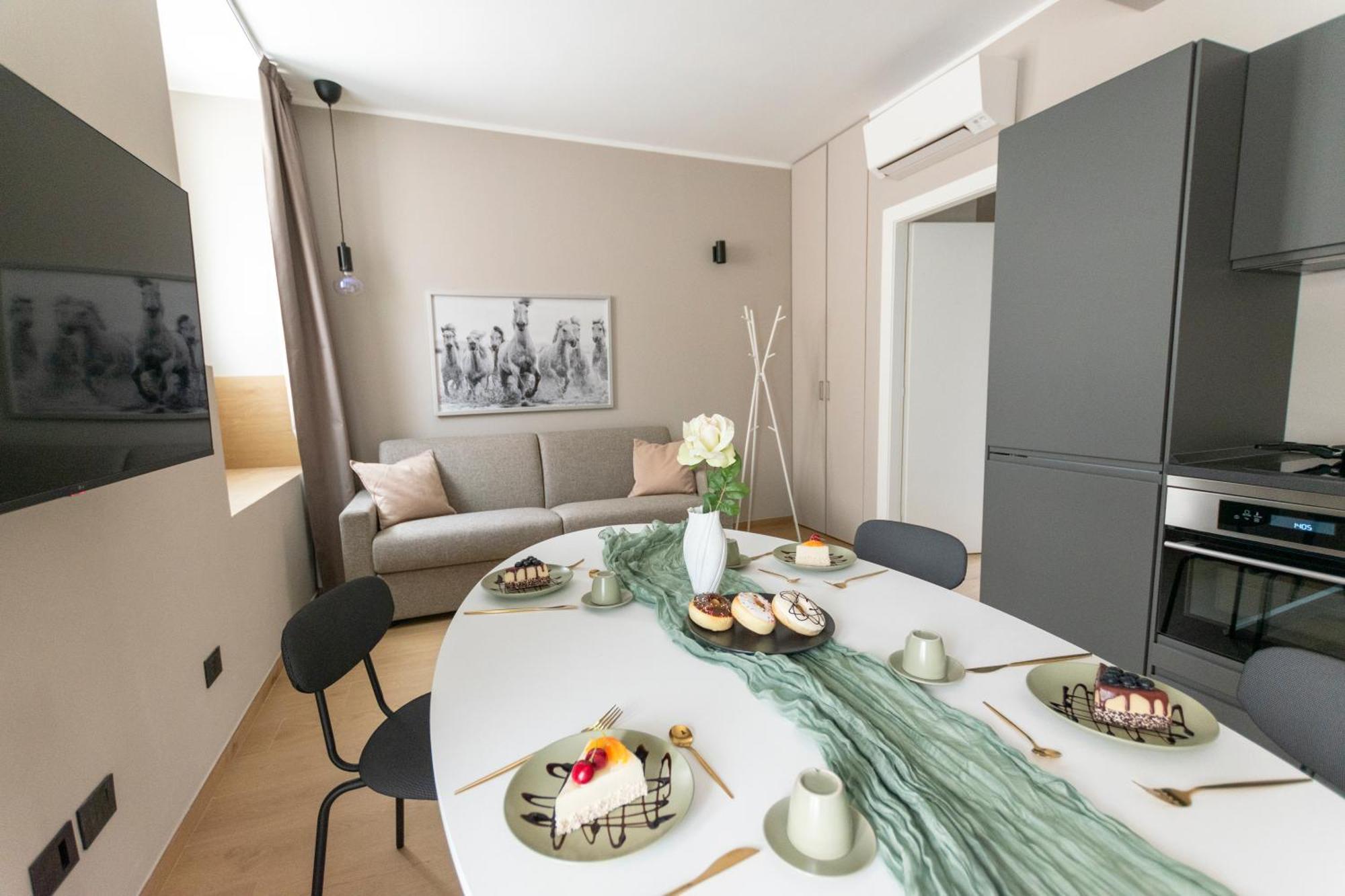 Appartamento Ihost Luxury -free Parking- Plana 8 *